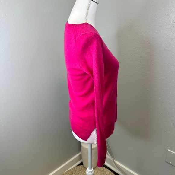 Saks Fifth Avenue 100% Cashmere Pink Long Sleeve Crew Neck Sweater size S/P - Picture 3 of 6